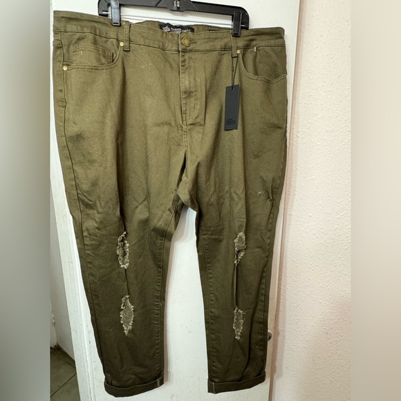 ChicDenim Denim - Size 24 ChicDenim Olive Green-Brown Distressed Jeans // NWT